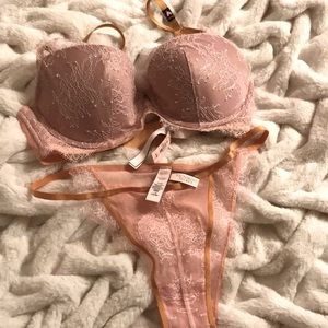 Victoria Secret - NWT Bra (34DD) & panty (Large)
